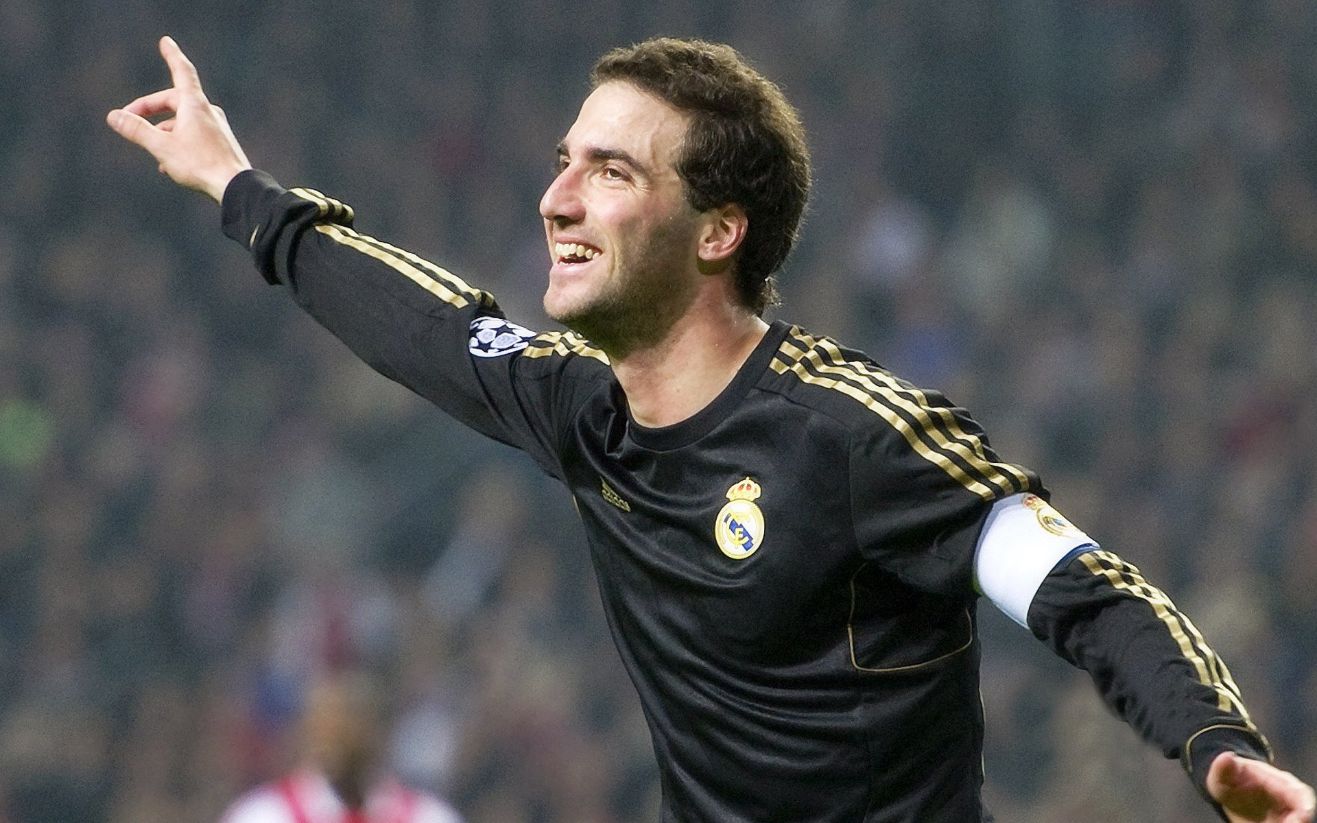 以防守为笔，在钢板上刻下胜利，当米切尔将对手锁成铁链囚徒